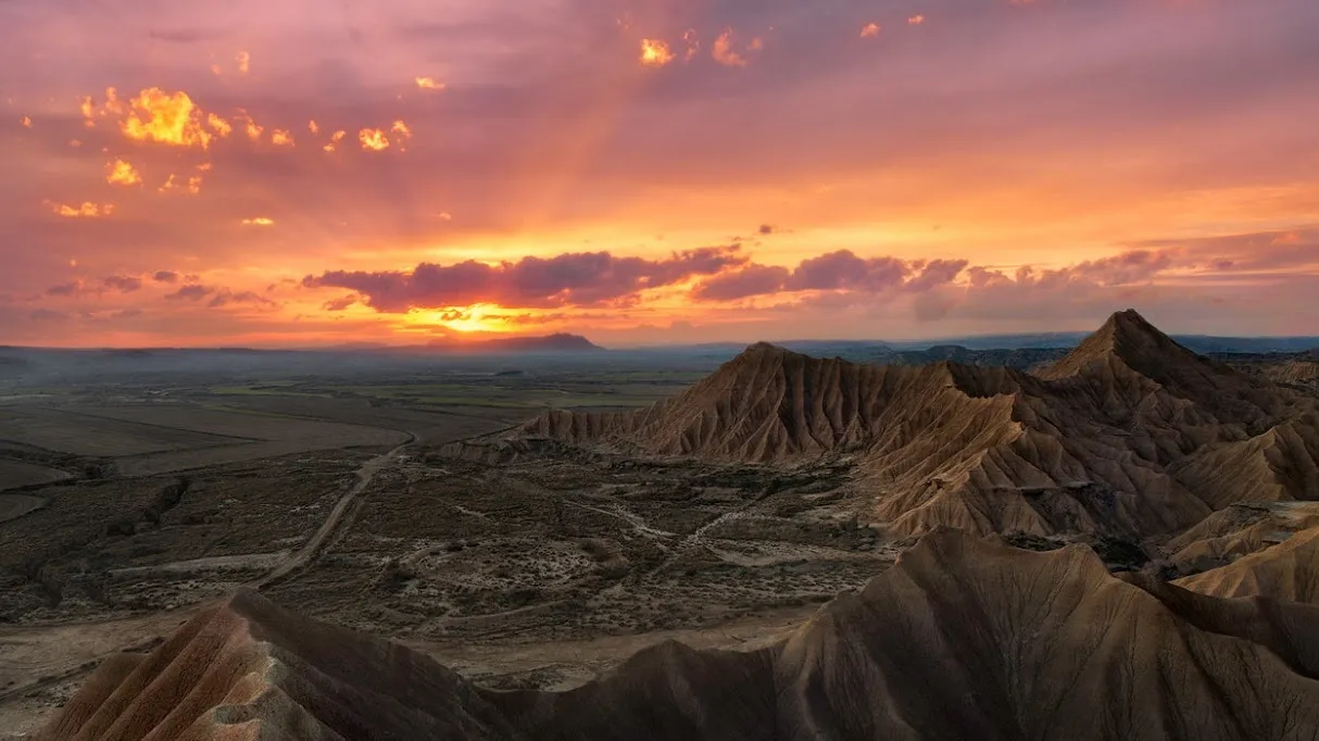 Collage de destinos turísticos de todo el mundo